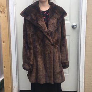 “JONES NEW YORK” Fox fur jacket. M